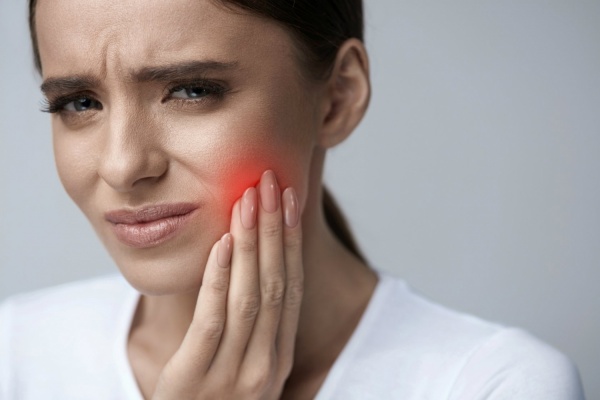 Acute toothache. What should I do if my tooth hurts badly?